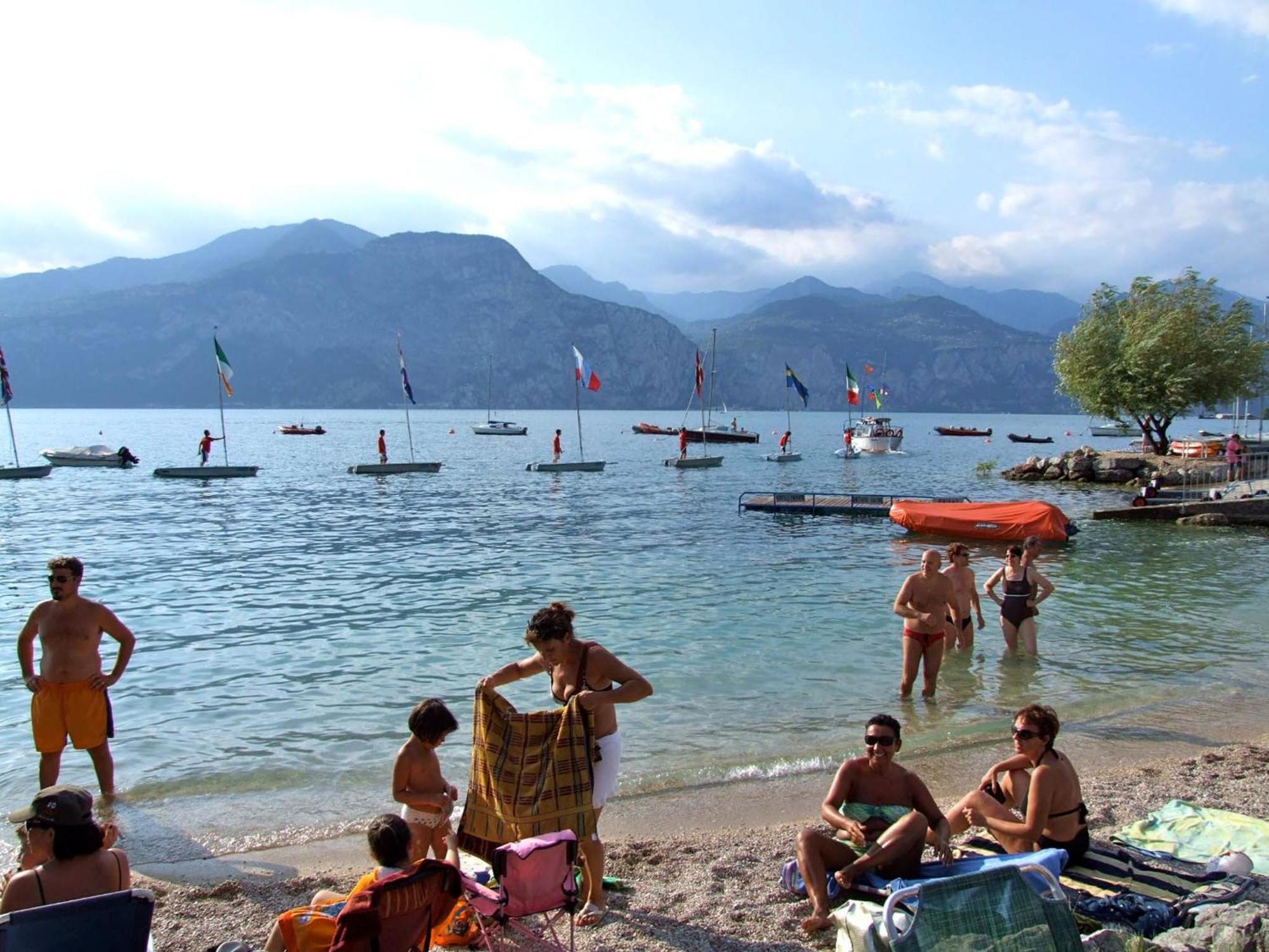 Aquacamp Hotel Brenzone sul Garda Bagian luar foto