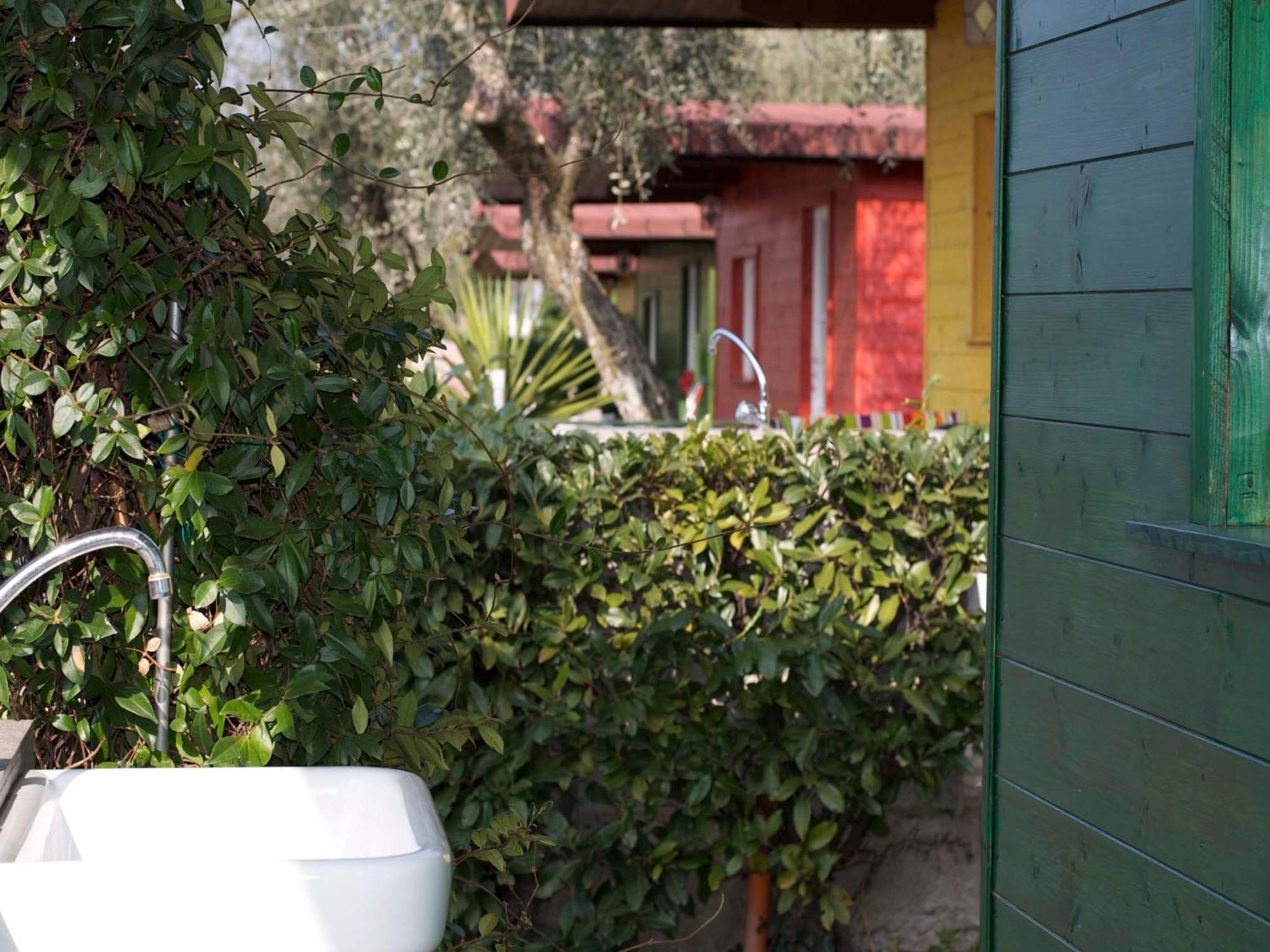 Aquacamp Hotel Brenzone sul Garda Bagian luar foto