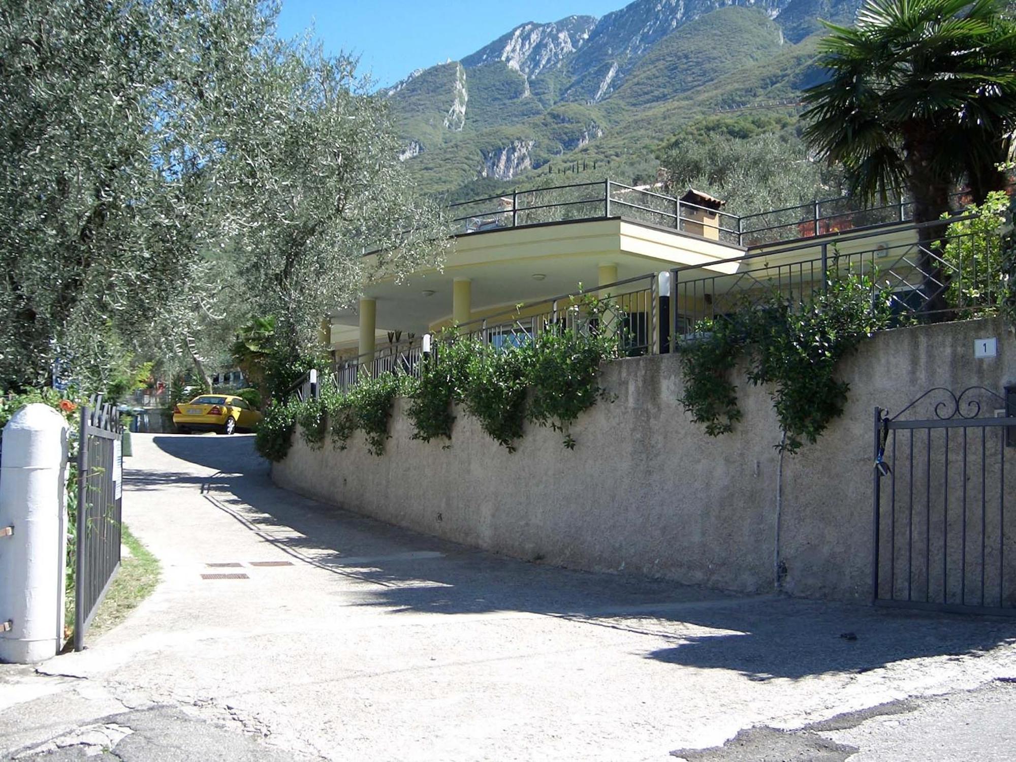 Aquacamp Hotel Brenzone sul Garda Bagian luar foto