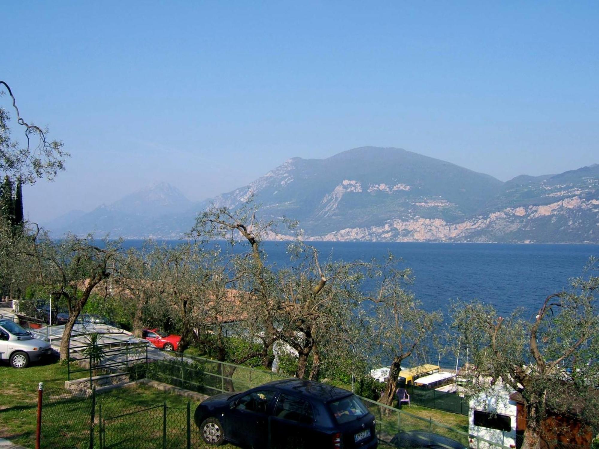 Aquacamp Hotel Brenzone sul Garda Bagian luar foto