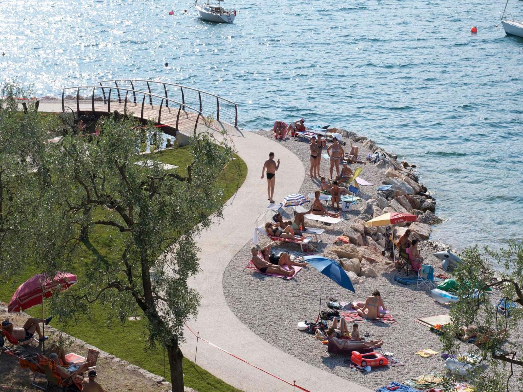 Aquacamp Hotel Brenzone sul Garda Bagian luar foto